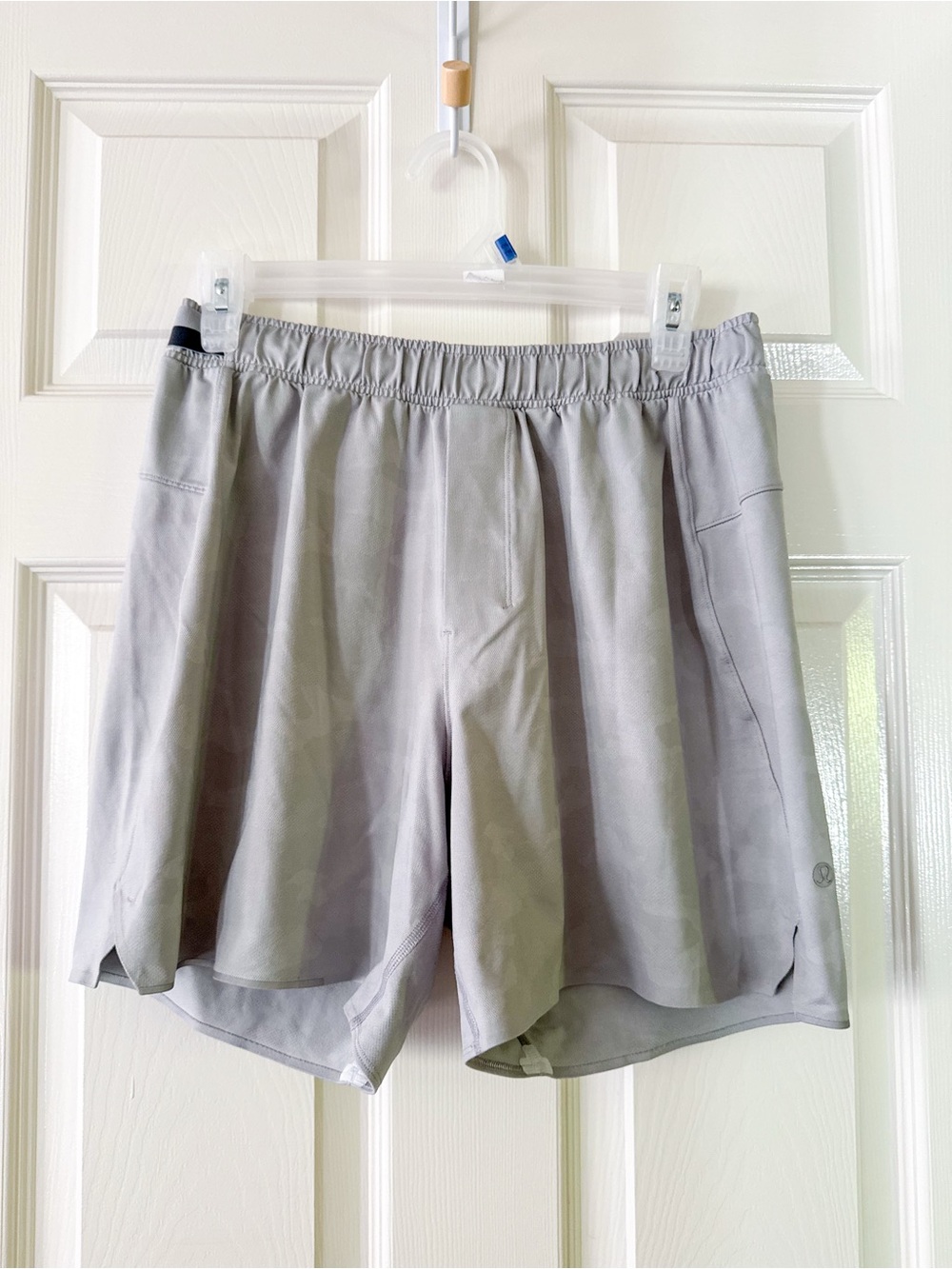 Lululemon Men's Grey Camo Active Athletic Shorts Size Medium M